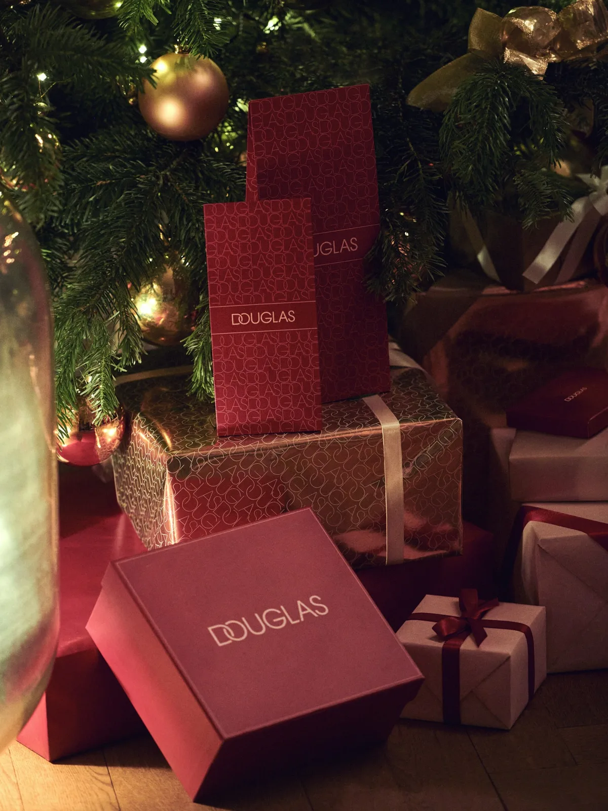 Douglas XMAS Campaign